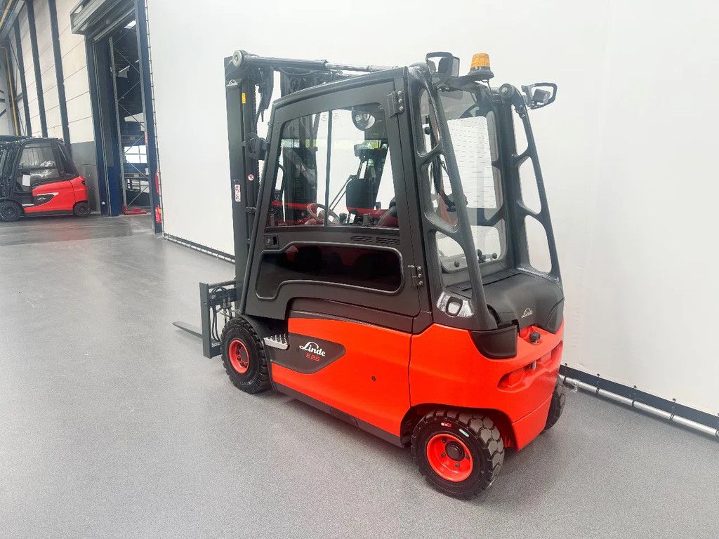 Linde 387 E 25 L-01 inclusief nieuwe tractie batterij