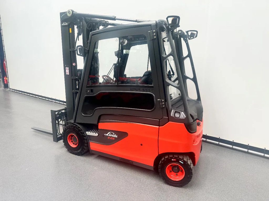Linde 387 E 25 L-01 inclusief nieuwe tractie batterij