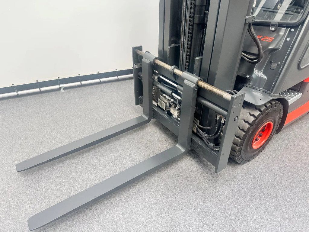 Linde 387 E 25 L-01 inclusief nieuwe tractie batterij