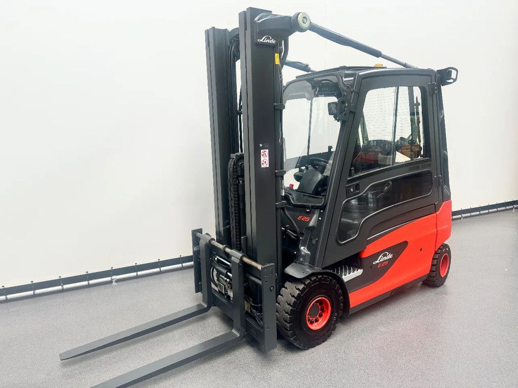 Linde 387 E 25 L-01 inclusief nieuwe tractie batterij