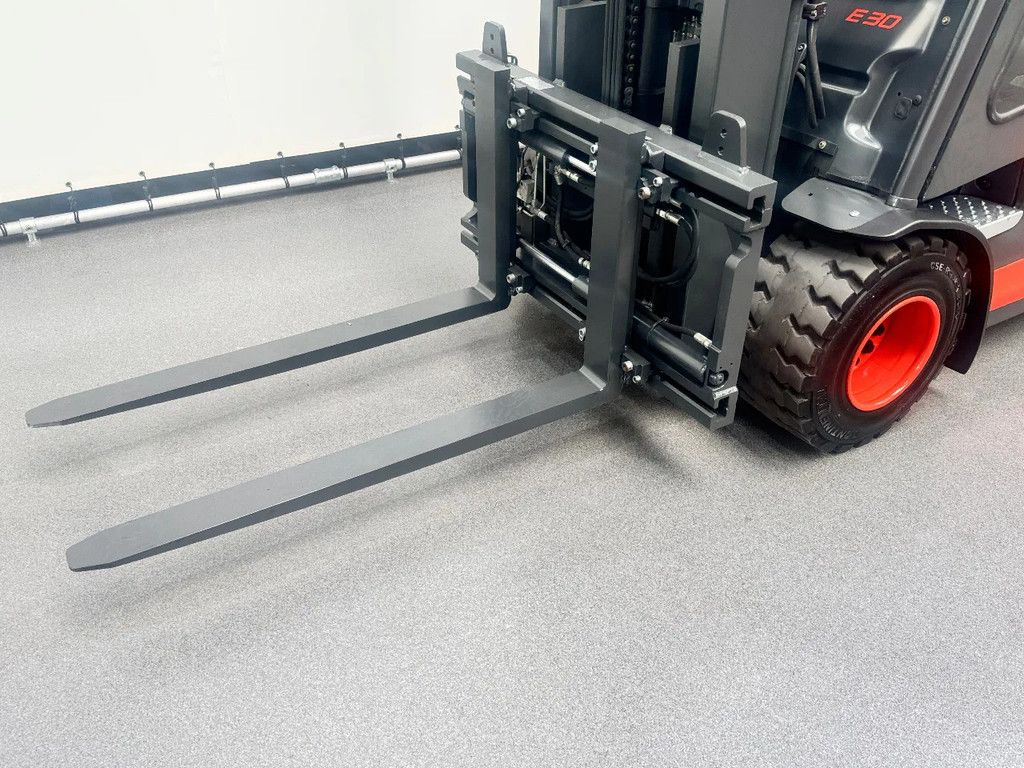 Linde 387 E 30 L-01 inclusief nieuwe tractie batterij