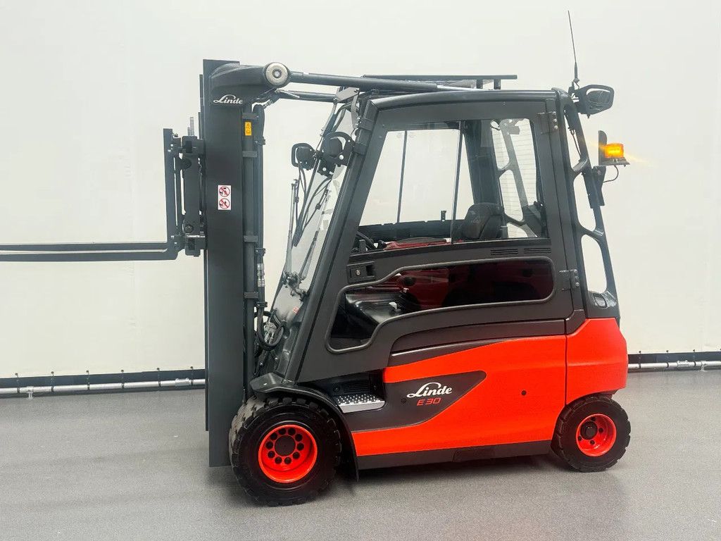 Linde 387 E 30 L-01 inclusief nieuwe tractie batterij