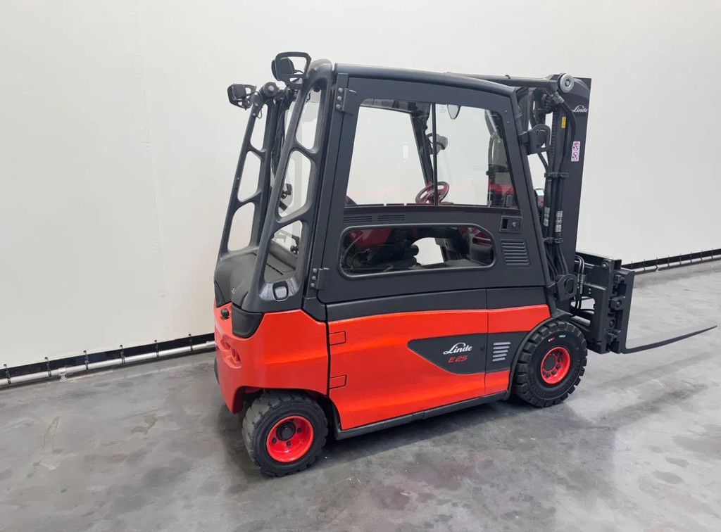Linde 387 E 25 L-01 inclusief nieuwe accu