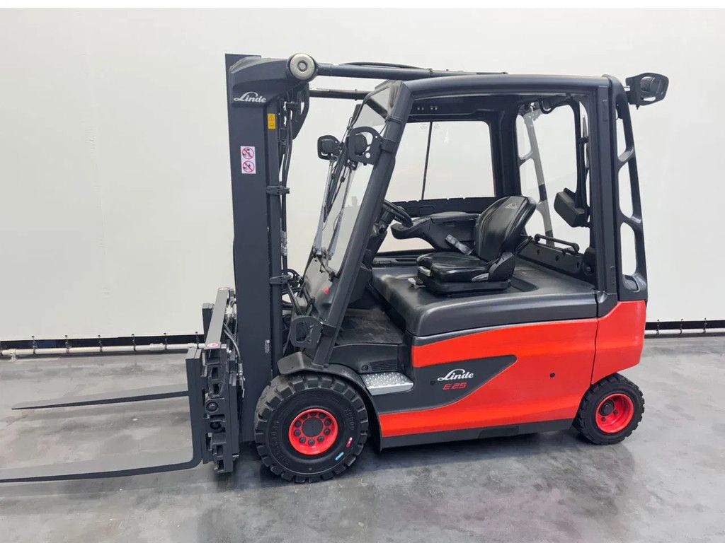 Linde 387 E 25 L-01 inclusief nieuwe accu