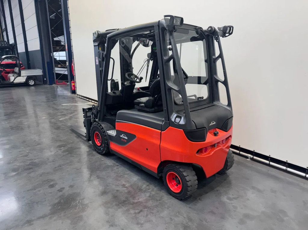 Linde 387 E 25 L-01 inclusief nieuwe accu