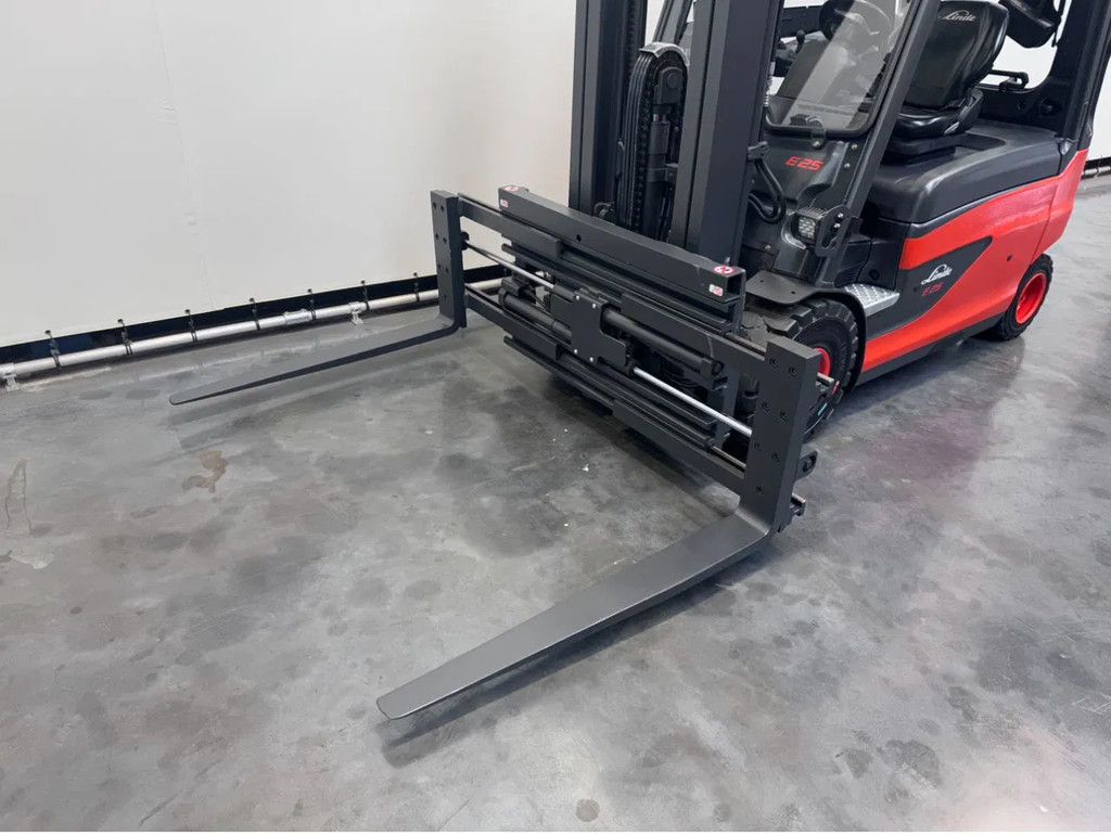 Linde 387 E 25 L-01 inclusief nieuwe accu