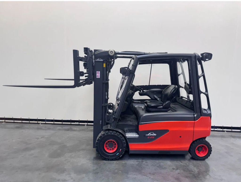 Linde 387 E 25 L-01 inclusief nieuwe accu