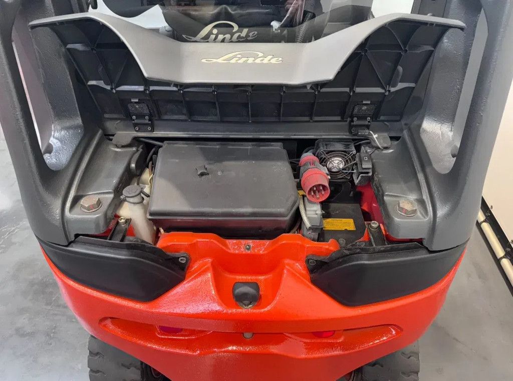 Linde 387 E 25 L-01 inclusief nieuwe accu