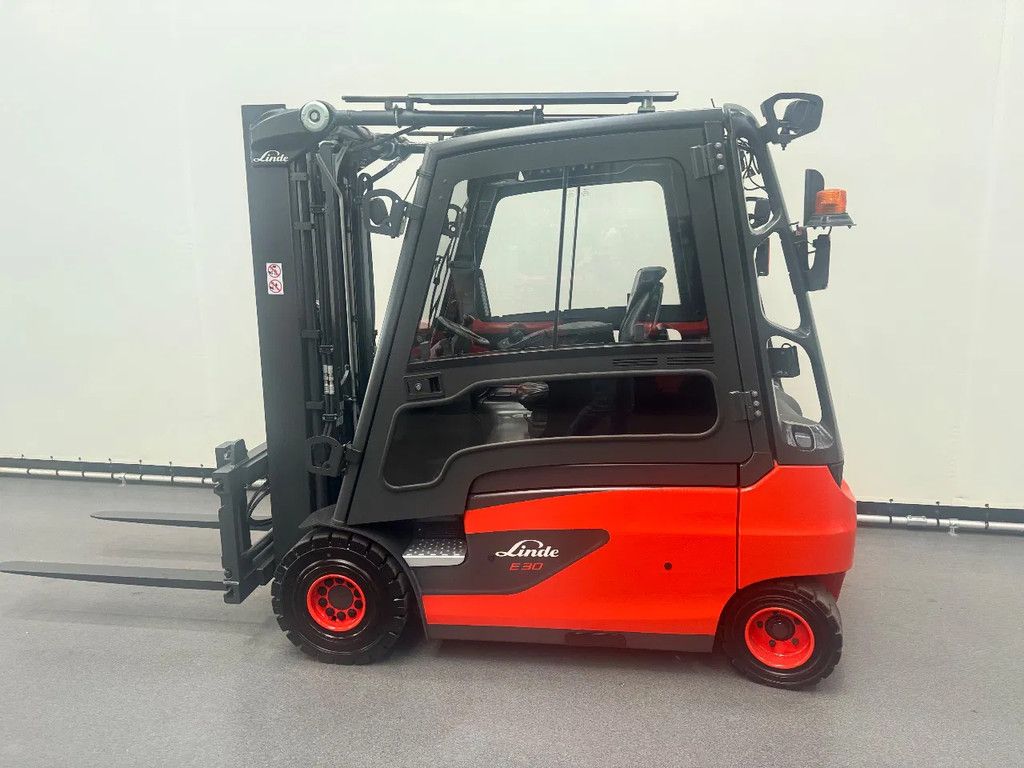 Linde 378 E 30 L-01 inclusief nieuwe tractie batterij