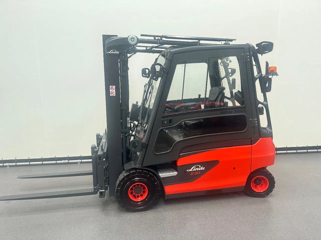 Linde 378 E 30 L-01 inclusief nieuwe tractie batterij
