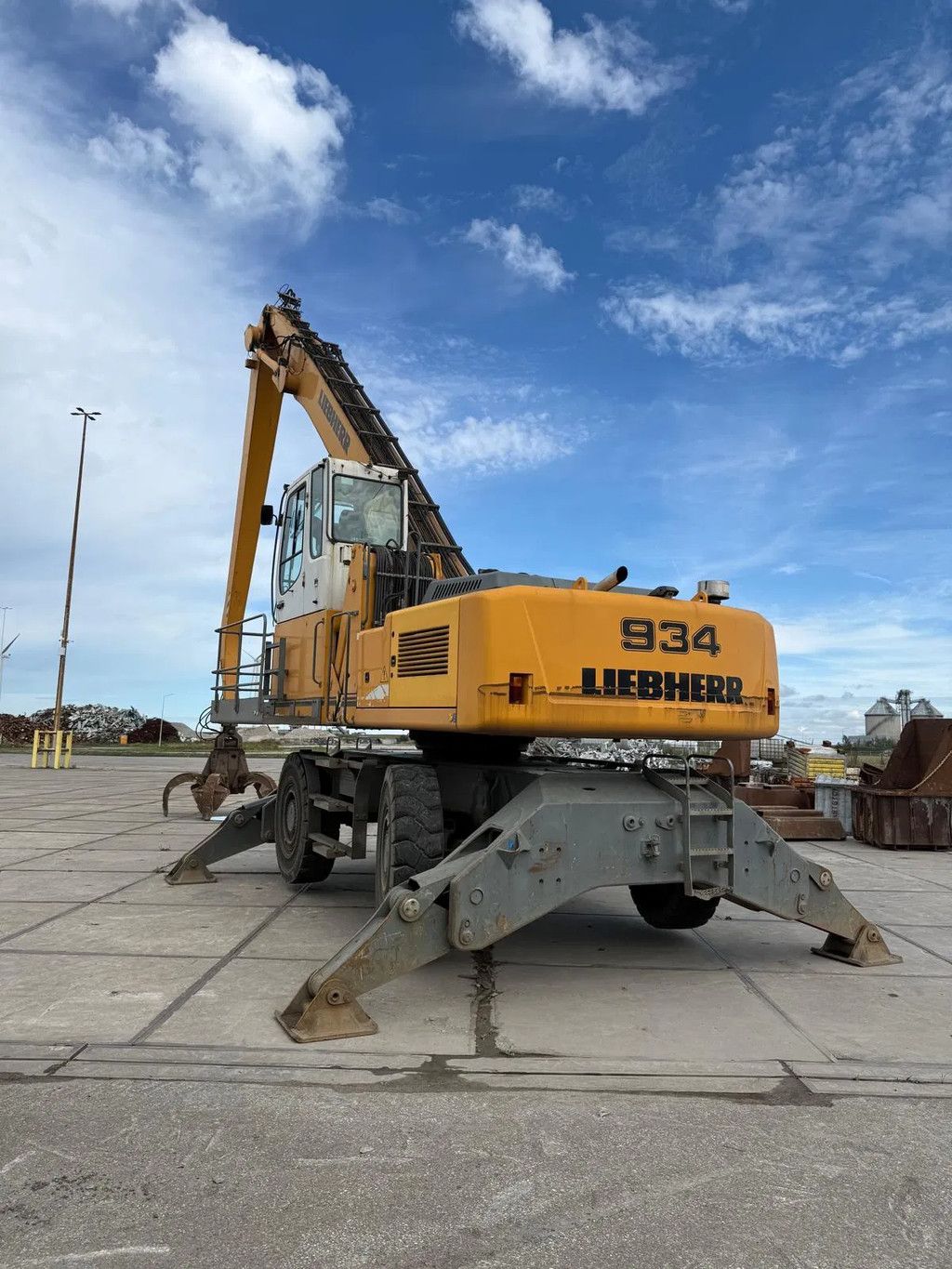 Liebherr A 934 C-HD Litronic inclusief poliep grijper