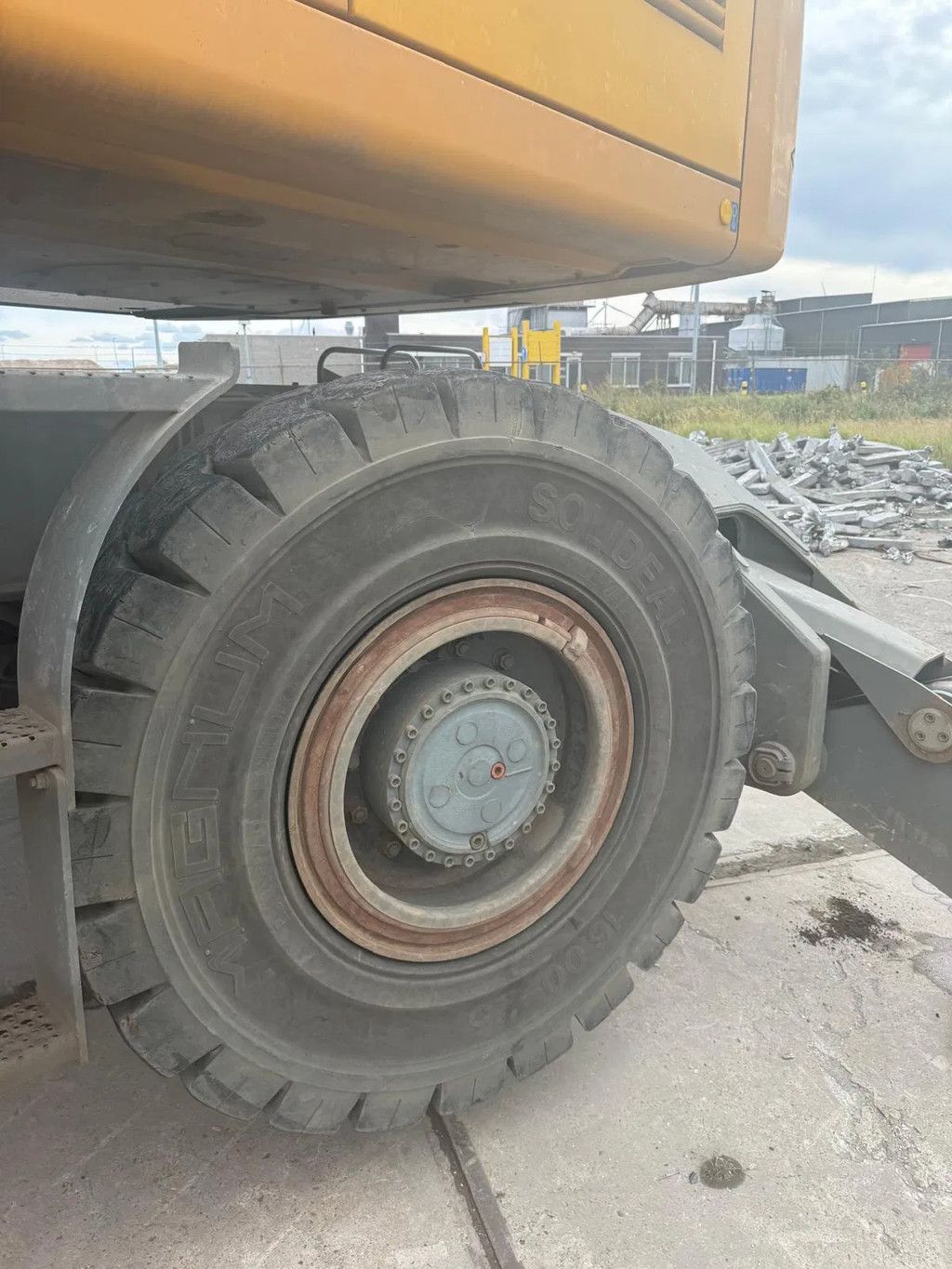 Liebherr A 934 C-HD Litronic inclusief poliep grijper