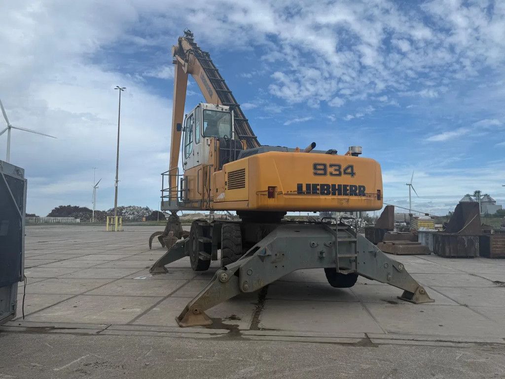 Liebherr A 934 C-HD Litronic inclusief poliep grijper