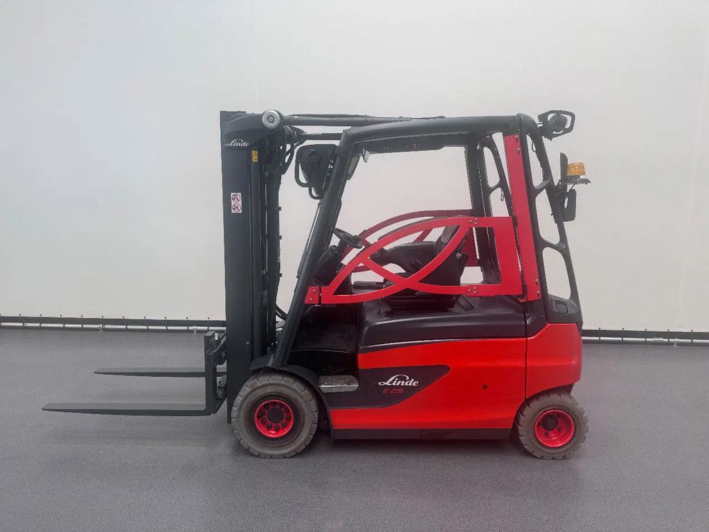 Linde 387 E 25 L-01 Inclusief nieuwe accu