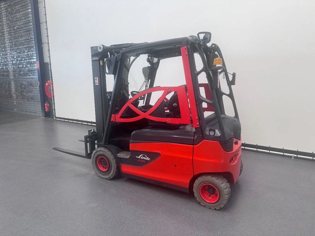 Linde 387 E 25 L-01 Inclusief nieuwe accu