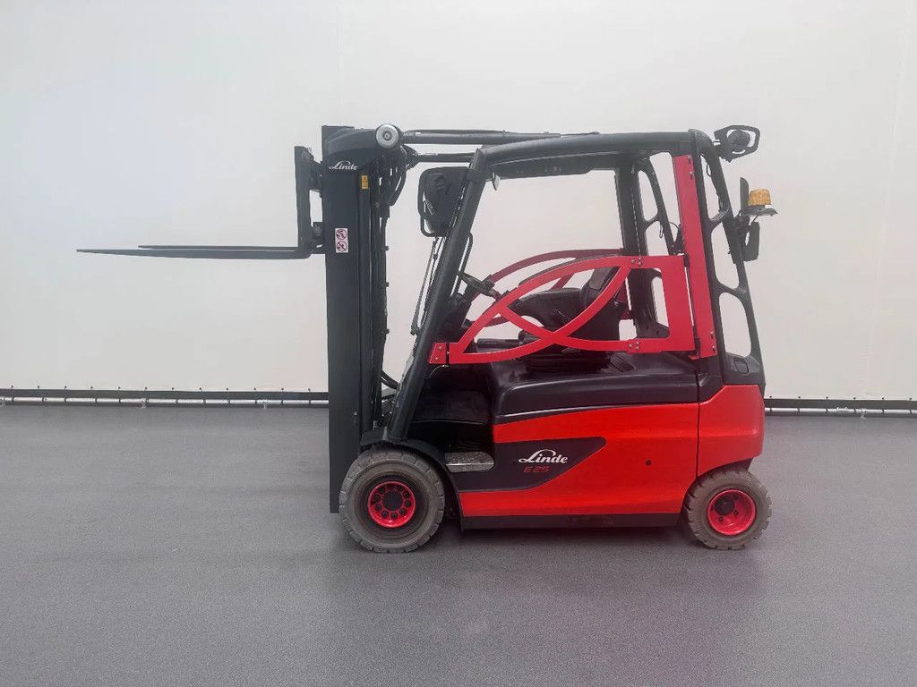 Linde 387 E 25 L-01 Inclusief nieuwe accu