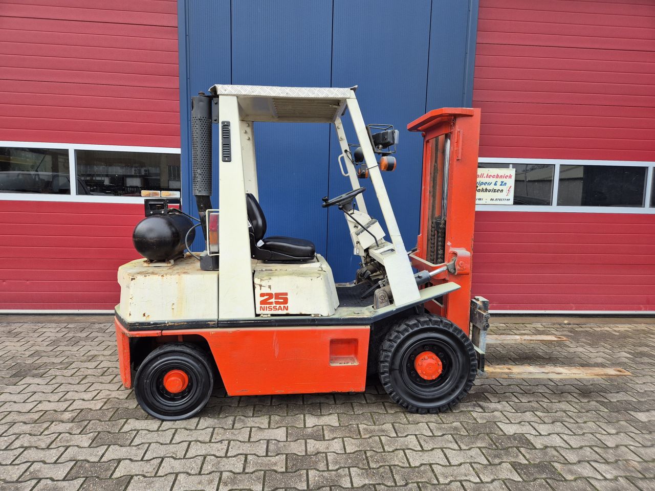 NISSAN PH25 HEFTRUCK LPG 2.5 TONS PRIJS MARGE