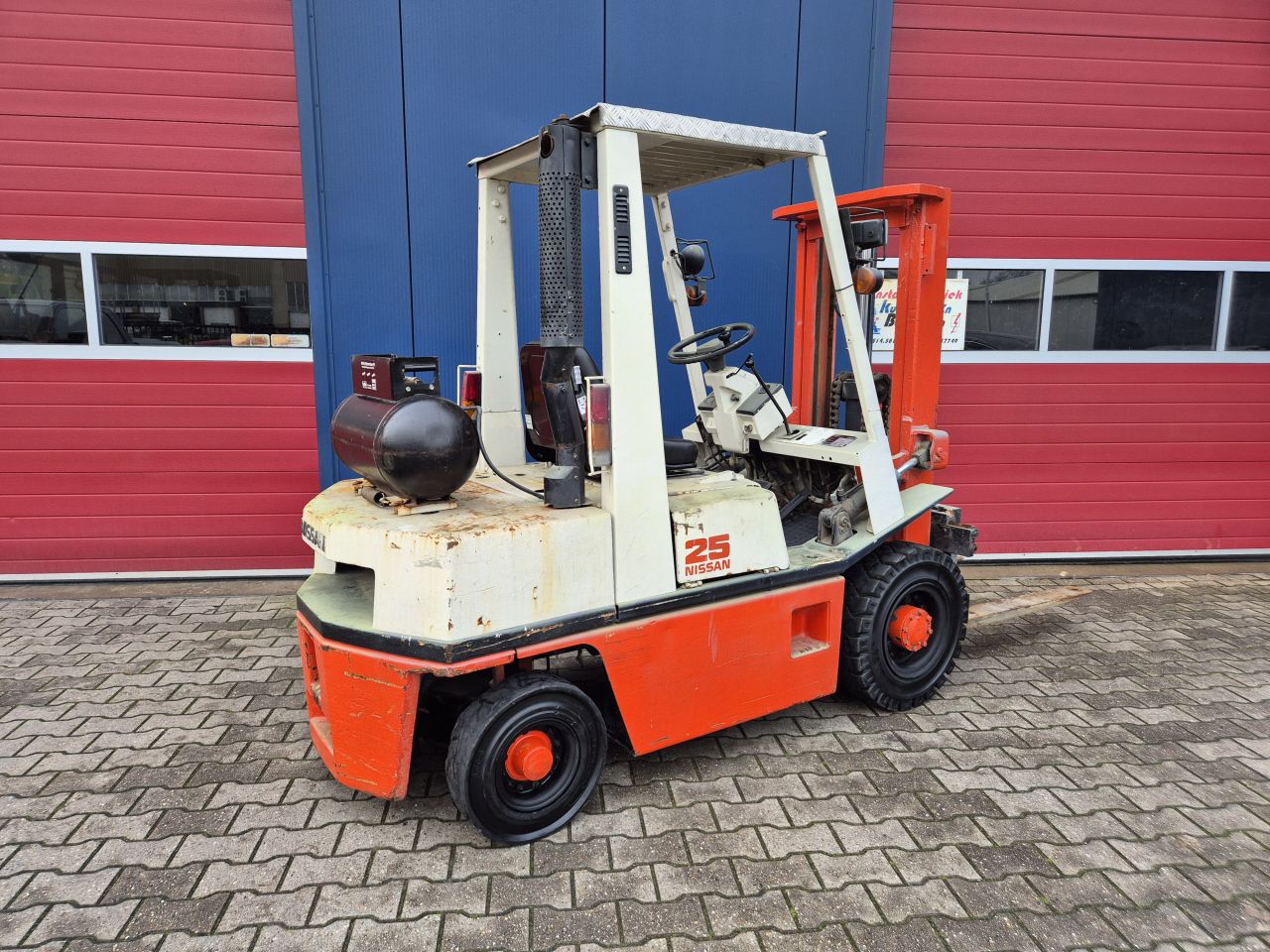NISSAN PH25 HEFTRUCK LPG 2.5 TONS PRIJS MARGE