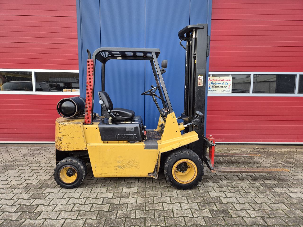 HYSTER H2.00XL HEFTRUCK LPG 2 TONS TRIPLOMAST EN FREELIFT