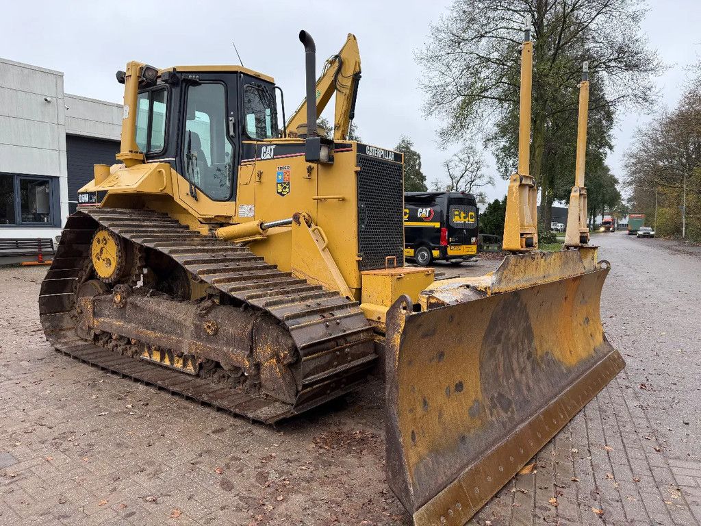 Caterpillar D6M