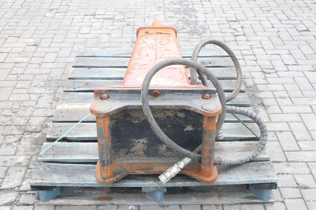 RAMMER HAMMER | S60 | HYDRAULIC BREAKER