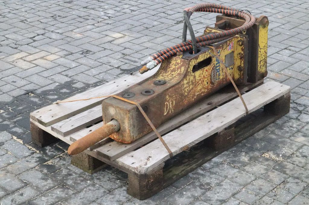 Soosan SB30II TS-9 | S40 | 2.5 TO 4.5 TON | HYDRAULIC BREAKER