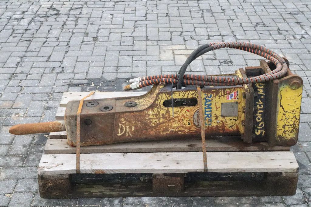 Soosan SB30II TS-9 | S40 | 2.5 TO 4.5 TON | HYDRAULIC BREAKER