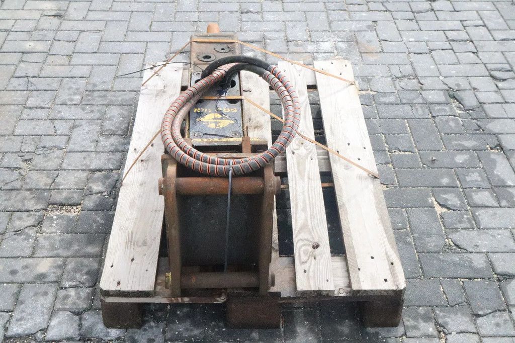 Soosan SB30II TS-9 | S40 | 2.5 TO 4.5 TON | HYDRAULIC BREAKER