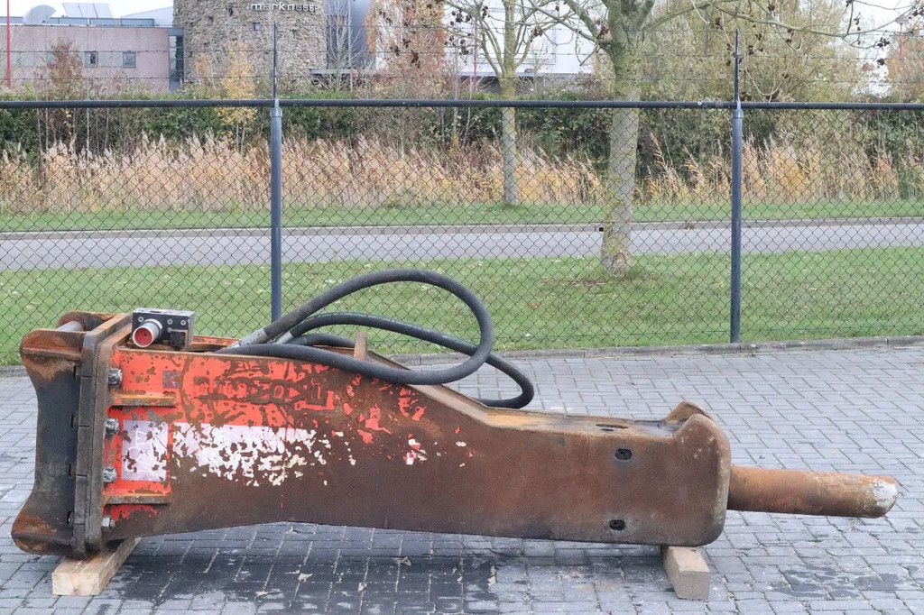 Promove XP2400 | S70 | 24 TO 35 TON | HYDRAULIC BREAKER