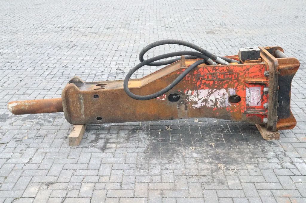 Promove XP2400 | S70 | 24 TO 35 TON | HYDRAULIC BREAKER