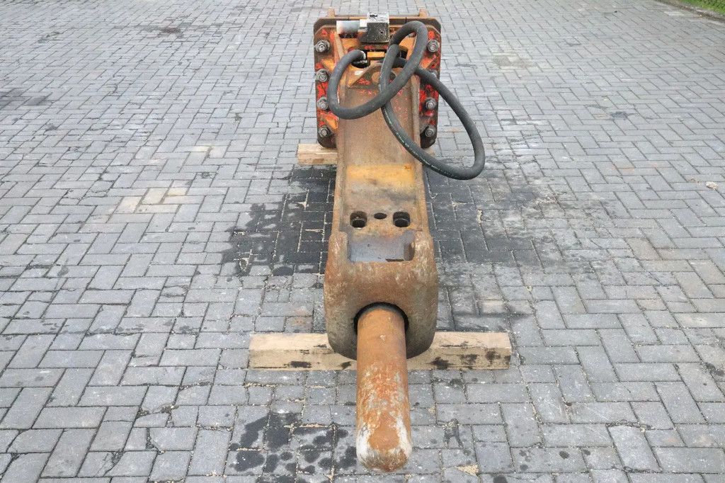 Promove XP2400 | S70 | 24 TO 35 TON | HYDRAULIC BREAKER