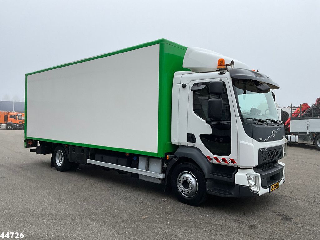 Volvo FL 250 Euro 6 met Dhollandia laadklep