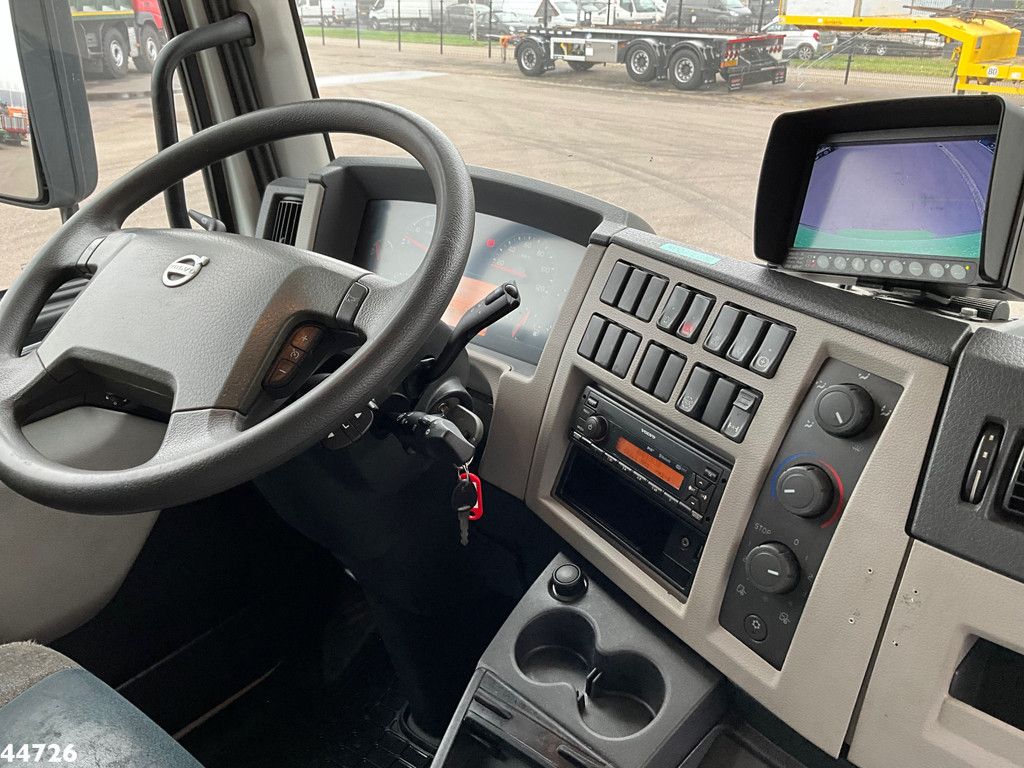 Volvo FL 250 Euro 6 met Dhollandia laadklep