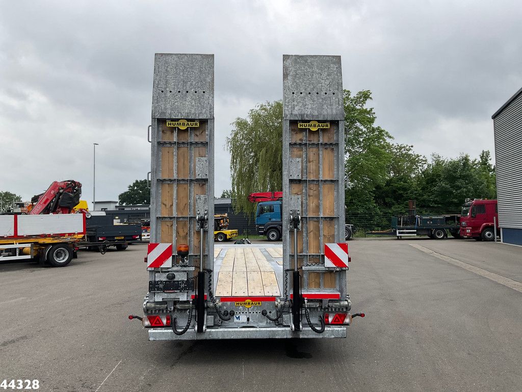 Humbaur 3-assige aanhangwagen met oprijrampen