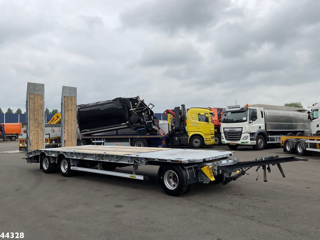 Humbaur 3-assige aanhangwagen met oprijrampen