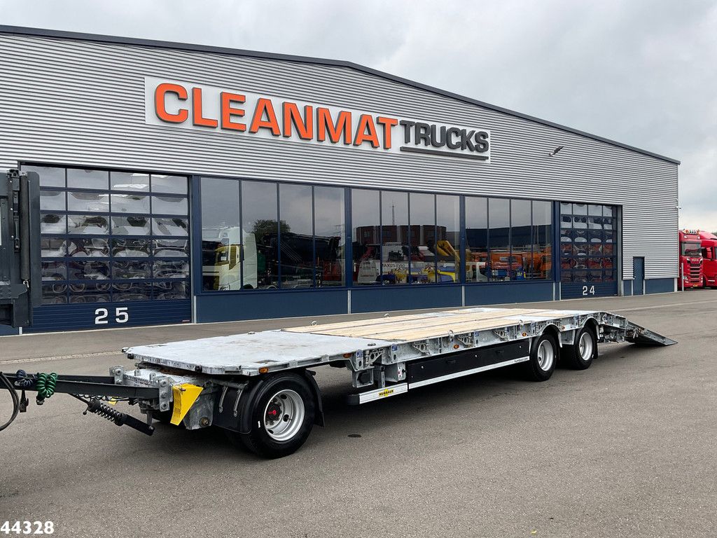 Humbaur 3-assige aanhangwagen met oprijrampen