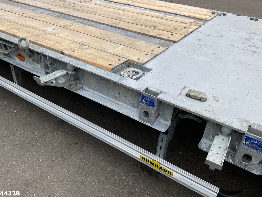 Humbaur 3-assige aanhangwagen met oprijrampen