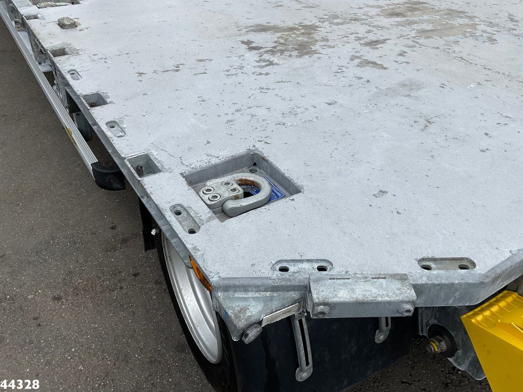 Humbaur 3-assige aanhangwagen met oprijrampen