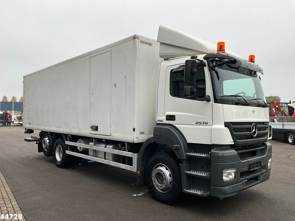 Mercedes-Benz Axor 2636 6x2 Dhollandia laadklep Just 265.901 km!