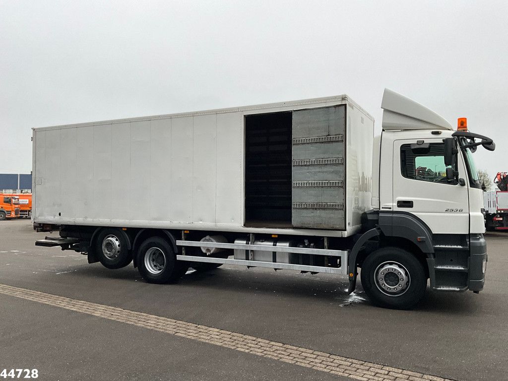 Mercedes-Benz Axor 2636 6x2 Dhollandia laadklep Just 265.901 km!
