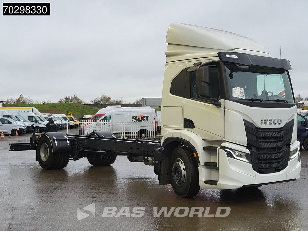 Iveco S-WAY 340 4X2 NEW! Chassis Automatic LED ACC Euro 6
