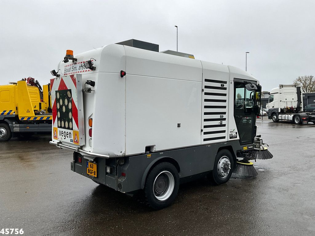 Ravo 580 with 3-rd brush