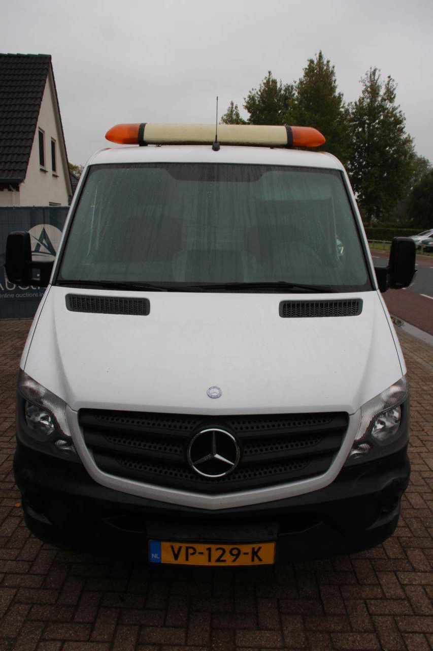 Fahrgestell mit Fahrerhaus Mercedes-Benz Sprinter Diesel 2015