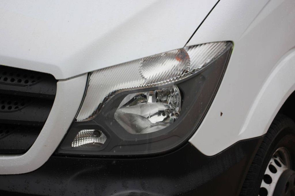 Fahrgestell mit Fahrerhaus Mercedes-Benz Sprinter Diesel 2015