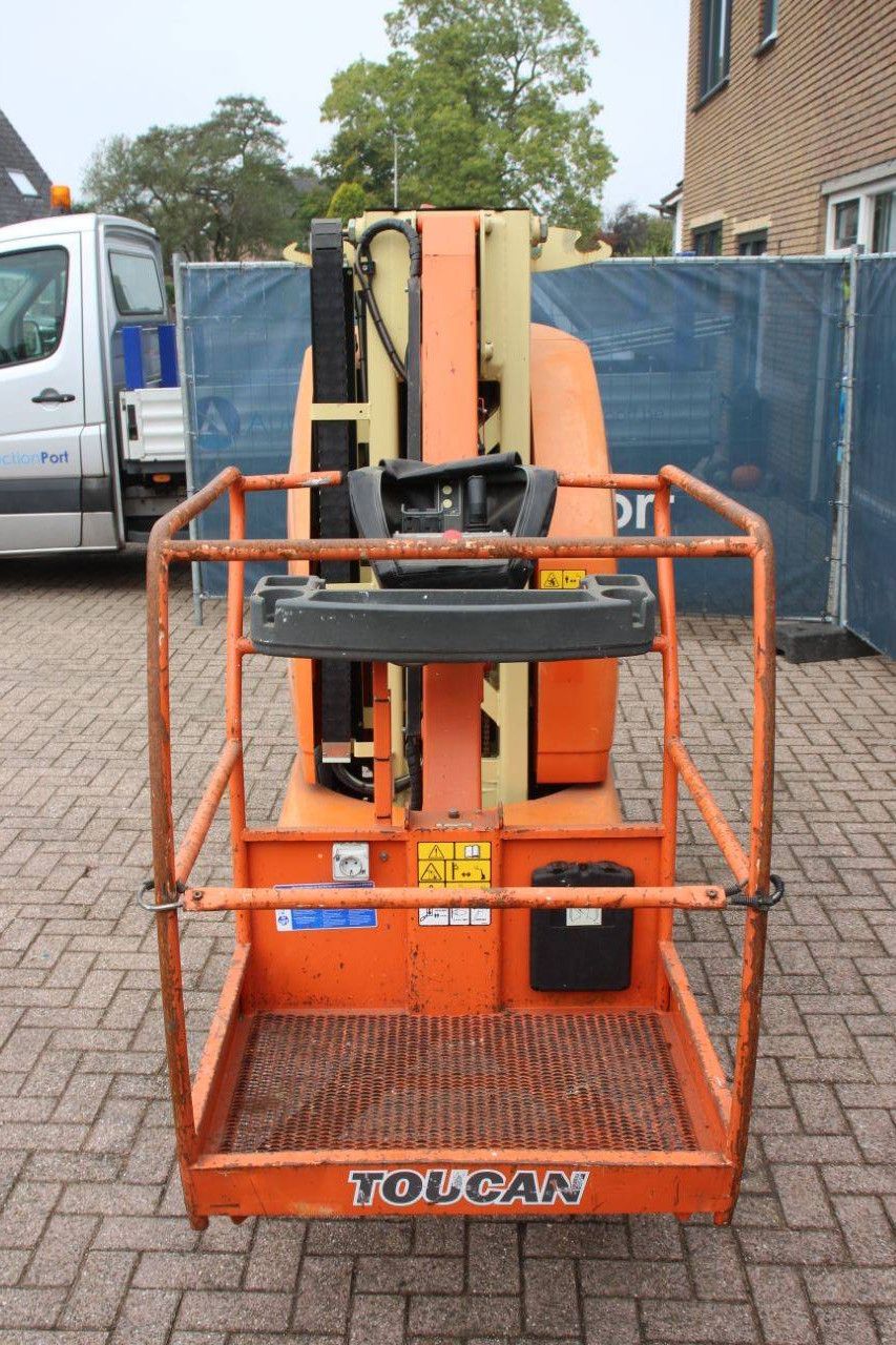 JLG Toucan 10E Electric Mast Lift 10.1m 2011