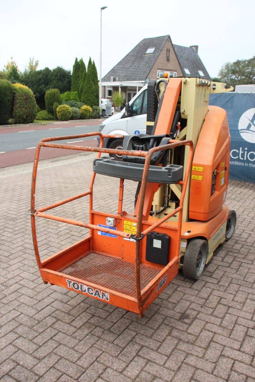 JLG Toucan 10E Electric Mast Lift 10.1m 2011