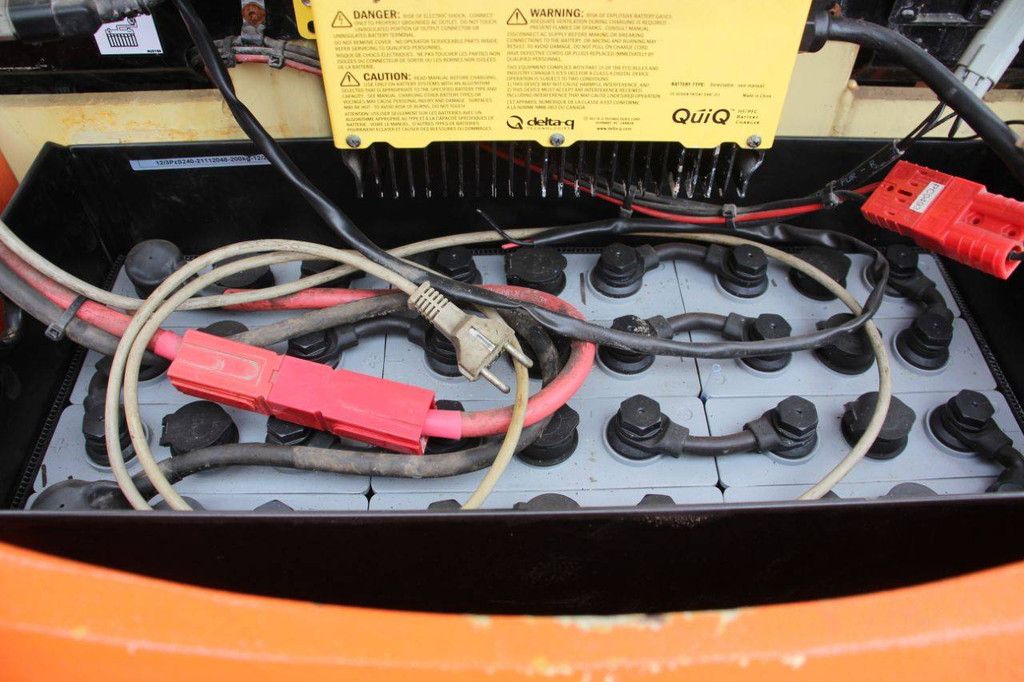 JLG Toucan 10E Electric Mast Lift 10.1m 2011