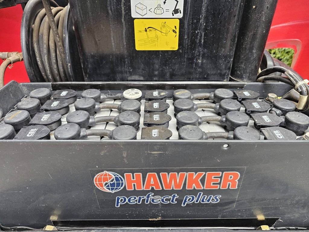 Manitou 100VJR Electric Mast Lift 9.9m