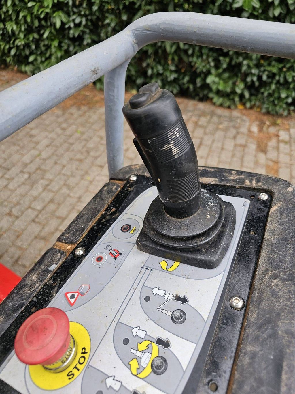 Manitou 100VJR Electric Mast Lift 9.9m