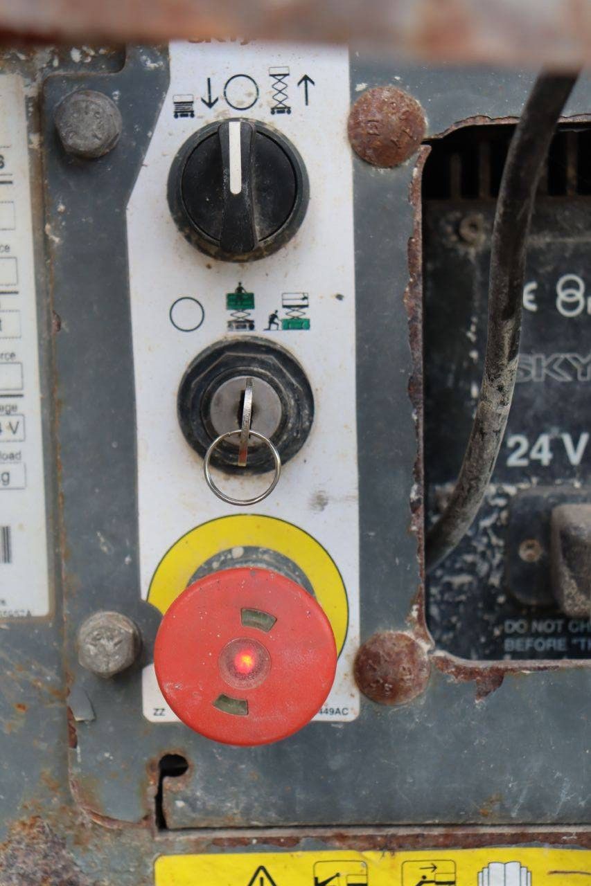 Scissor lift Skyjack SJ 3219 Electric 7.8m 2016